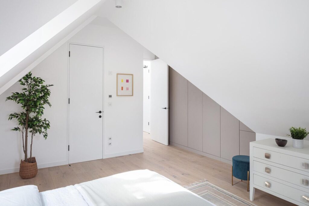 Ninety8 Gordon Road, W13